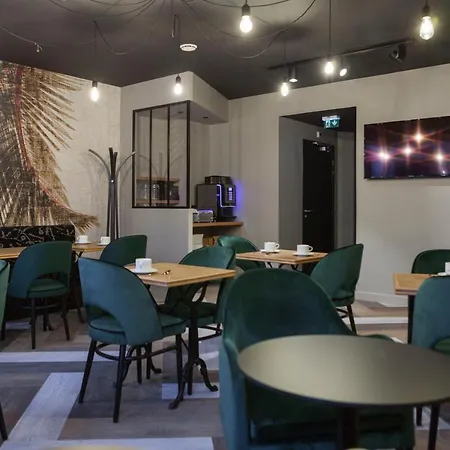 Отель Logis Du Maine Лаваль