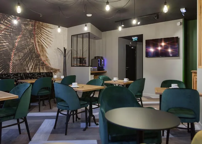 Szálloda Logis Du Maine Laval