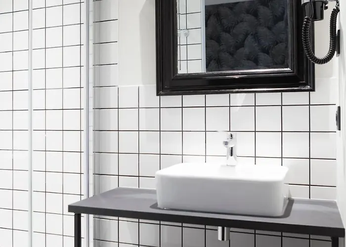 Logis Du Maine Szálloda 3*